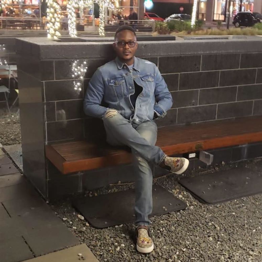 Meet your Posher, Mobo